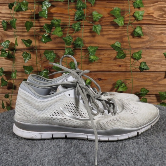 Nike Free 5.0 TR Fit 4 Women Size 8.5 Grey White Synthetic Training Sneaker - Picture 3 of 6